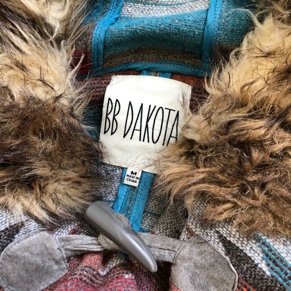 BB Dakota Multicolor Patterned Trench Coat with Faux Fur Hood - Picture 5 of 6